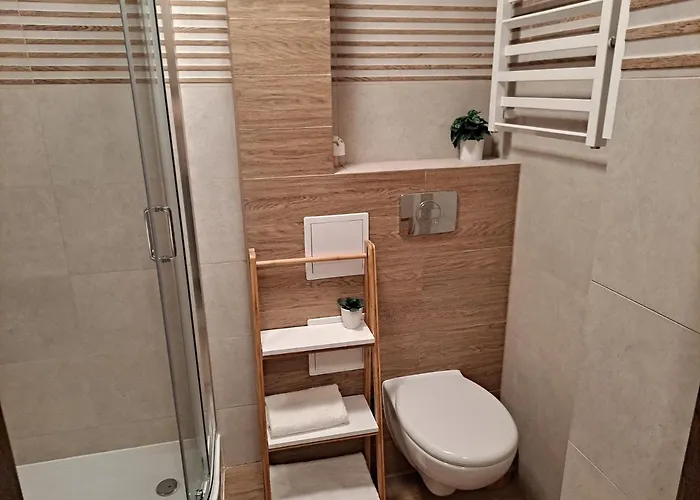 Monica Еленя-Гура